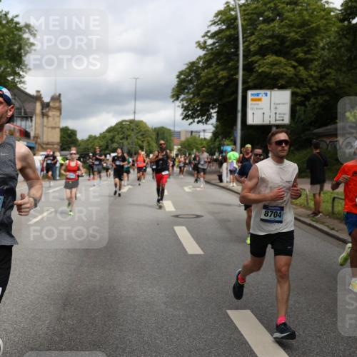 29.06.2025 - hella hamburg halbmarathon Yannick Fuchs http://msf.ph/oto/8202052 29.06.2025 10:44:46 20KM 1119, 1399, 1461, 1466, 1507, 1630, 1750, 1817, 2207, 2880, 3654, 4077, 4346, 4816, 5018, 5115, 6027, 6662, 6712, 6795, 7052, 7134, 7176, 7397, 7583, 7930, 7932, 8117, 8572, 8704, 8819, 9057, 10371, 11214, 11356, 11607, 12016, 12624, 13008, 13687, 13701, 13875, 14034, 14125, 14257, 14626, 15362, 15395, 15803, 15950, 16285, 16291, 16716, 17179, 17221, 17384, 18006, 18066, 18370, 18394, 18489, 18811 meine-sportfotos.de
