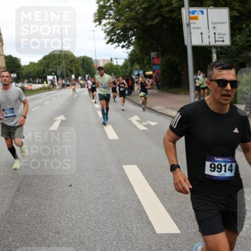 29.06.2025 - hella hamburg halbmarathon Yannick Fuchs http://msf.ph/oto/8202063 29.06.2025 10:32:04 20KM 1290, 2196, 2404, 2767, 3790, 5042, 5307, 5923, 6047, 6123, 6458, 7310, 9017, 9178, 9914, 10190, 10451, 11423, 12739, 12900, 13141, 13372, 13854, 14387, 14459, 14691, 14934, 15178, 15410, 15939, 16992, 17125, 17137, 18103, 18159, 18216, 18357, 18986 meine-sportfotos.de