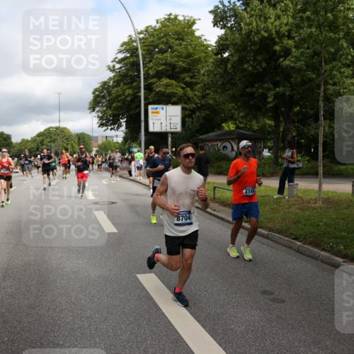 29.06.2025 - hella hamburg halbmarathon Yannick Fuchs http://msf.ph/oto/8202090 29.06.2025 10:44:46 20KM 1119, 1399, 1461, 1466, 1507, 1630, 1750, 1817, 2207, 2880, 3654, 4077, 4346, 4816, 5018, 5115, 6027, 6662, 6712, 6795, 7052, 7134, 7176, 7397, 7583, 7930, 7932, 8117, 8572, 8704, 8819, 9057, 10371, 11214, 11356, 11607, 12016, 12624, 13008, 13687, 13701, 13875, 14034, 14125, 14257, 14626, 15362, 15395, 15803, 15950, 16285, 16291, 16716, 17179, 17221, 17384, 18006, 18066, 18370, 18394, 18489, 18811 meine-sportfotos.de