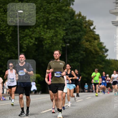 29.06.2025 - hella hamburg halbmarathon Dr. Thomas Lammeyer http://msf.ph/oto/8202220 29.06.2025 10:11:48 Kennedybrücke 1173, 1893, 1993, 2032, 2136, 3328, 3929, 4262, 5242, 5899, 6196, 6517, 6518, 6707, 6713, 6715, 6833, 7476, 7503, 7760, 8585, 9338, 9967, 10700 meine-sportfotos.de