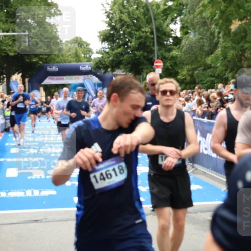 29.06.2025 - hella hamburg halbmarathon Zöllner http://msf.ph/oto/8202350 29.06.2025 10:47:46 Ziel 2340, 2708, 5915, 7962, 10988, 11283, 12679, 13948, 15478, 16205, 17229, 18430 meine-sportfotos.de