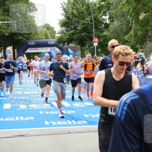 29.06.2025 - hella hamburg halbmarathon Zöllner http://msf.ph/oto/8202434 29.06.2025 10:47:47 Ziel 2340, 2708, 5915, 7962, 8564, 10988, 11283, 12679, 13948, 14383, 15478, 16205, 17229, 18430 meine-sportfotos.de