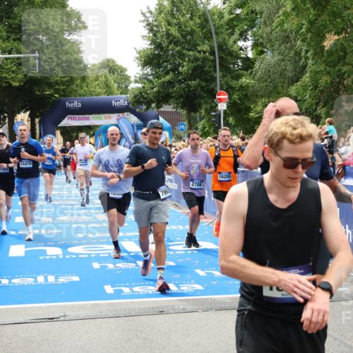 29.06.2025 - hella hamburg halbmarathon Zöllner http://msf.ph/oto/8202445 29.06.2025 10:47:47 Ziel 2340, 2708, 5915, 7962, 8564, 10988, 11283, 12679, 13948, 14383, 15478, 16205, 17229, 18430 meine-sportfotos.de