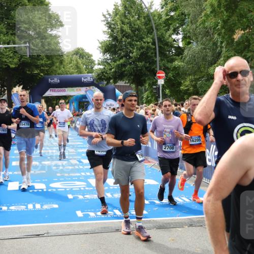 29.06.2025 - hella hamburg halbmarathon Zöllner http://msf.ph/oto/8202486 29.06.2025 10:47:48 Ziel 2340, 2708, 5915, 7962, 8564, 10988, 11283, 12679, 13948, 14383, 15478, 16205, 17229, 18430 meine-sportfotos.de
