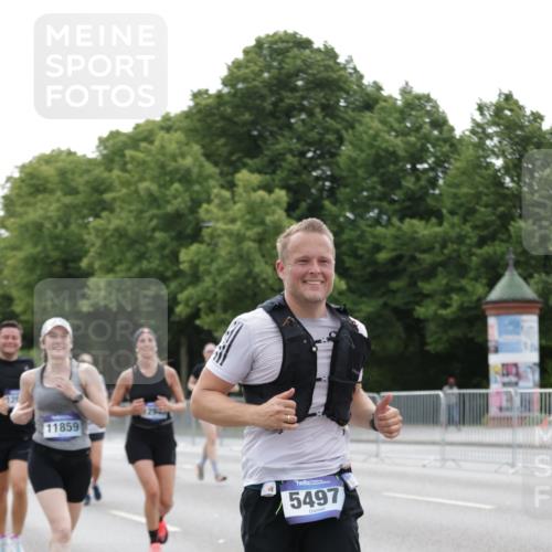 29.06.2025 - hella hamburg halbmarathon Jannik Wohlers http://msf.ph/oto/8202489 29.06.2025 10:25:34 Lombardsbrücke 1479, 4797, 5497, 6663, 8276, 10104, 10219, 11139, 11596, 11699, 11828, 11859, 12074, 12838, 12945, 12946, 14063, 14179, 14223, 14356, 16927, 17369, 19144 meine-sportfotos.de