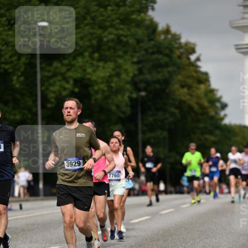 29.06.2025 - hella hamburg halbmarathon Dr. Thomas Lammeyer http://msf.ph/oto/8202497 29.06.2025 10:11:49 Kennedybrücke 1173, 1893, 1993, 2032, 2136, 3328, 3929, 4262, 5242, 5899, 6196, 6518, 6707, 6713, 6715, 6833, 7476, 7760, 8585, 9338, 9967, 10700 meine-sportfotos.de