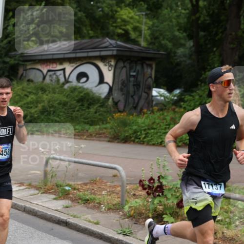 29.06.2025 - hella hamburg halbmarathon Yannick Fuchs http://msf.ph/oto/8202514 29.06.2025 10:32:08 20KM 1290, 1505, 2196, 2404, 2767, 3790, 5042, 5791, 5923, 6047, 6458, 9017, 9914, 10190, 10451, 11106, 11423, 12739, 12900, 13141, 13148, 13372, 13854, 14387, 15178, 15410, 16992, 17125, 17137, 18103, 18159, 18216, 18357, 18986 meine-sportfotos.de