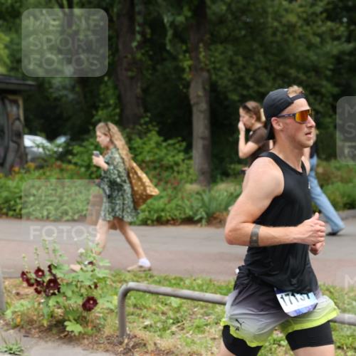 29.06.2025 - hella hamburg halbmarathon Yannick Fuchs http://msf.ph/oto/8202633 29.06.2025 10:32:08 20KM 1290, 1505, 2196, 2404, 2767, 3790, 5042, 5791, 5923, 6047, 6458, 9017, 9914, 10190, 10451, 11106, 11423, 12739, 12900, 13141, 13148, 13372, 13854, 14387, 15178, 15410, 16992, 17125, 17137, 18103, 18159, 18216, 18357, 18986 meine-sportfotos.de