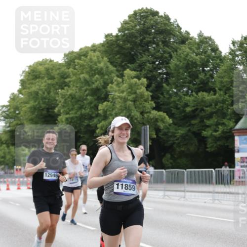 29.06.2025 - hella hamburg halbmarathon Jannik Wohlers http://msf.ph/oto/8202657 29.06.2025 10:25:35 Lombardsbrücke 1479, 4797, 5497, 6663, 8276, 10104, 10219, 11139, 11596, 11699, 11828, 11859, 12074, 12838, 12945, 12946, 14063, 14179, 14223, 14356, 14726, 17369, 19144 meine-sportfotos.de