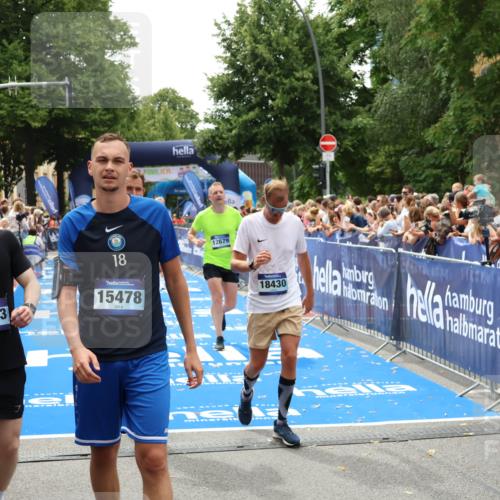 29.06.2025 - hella hamburg halbmarathon Zöllner http://msf.ph/oto/8202711 29.06.2025 10:47:52 Ziel 2340, 5915, 6836, 8564, 11961, 12679, 14383, 17229, 18356, 18430, 18836 meine-sportfotos.de