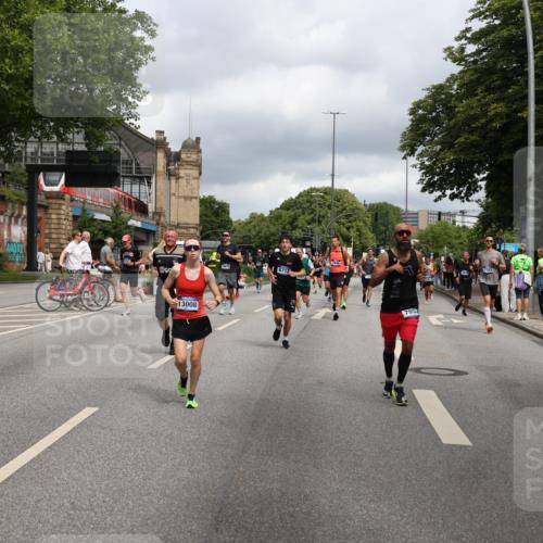 29.06.2025 - hella hamburg halbmarathon Yannick Fuchs http://msf.ph/oto/8202721 29.06.2025 10:44:48 20KM 1461, 1466, 1507, 1750, 1817, 2207, 2880, 3654, 4077, 4346, 4816, 5018, 5115, 6027, 6662, 6712, 6795, 7052, 7134, 7176, 7397, 7583, 7930, 7932, 8117, 8205, 8572, 8704, 8819, 9057, 11214, 11356, 11607, 12016, 12624, 12949, 13008, 13687, 13701, 13875, 14034, 14125, 14257, 14626, 15362, 15395, 15720, 15803, 15950, 16285, 16291, 16716, 17129, 17179, 17221, 17384, 18006, 18066, 18370, 18394, 18489, 18811 meine-sportfotos.de
