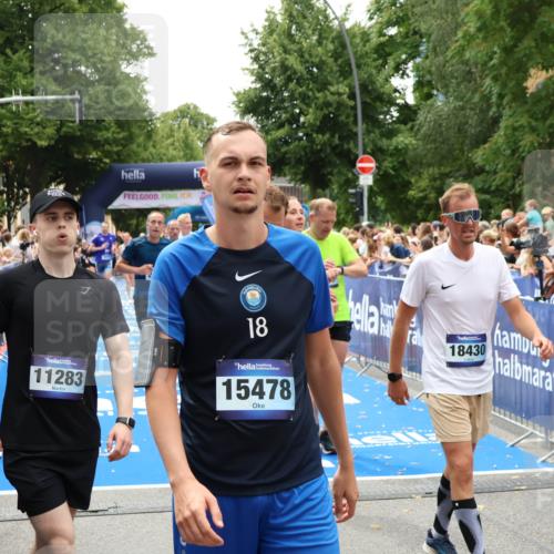 29.06.2025 - hella hamburg halbmarathon Zöllner http://msf.ph/oto/8202798 29.06.2025 10:47:53 Ziel 2340, 5915, 6836, 8564, 11961, 12679, 14383, 14730, 17451, 18356, 18836 meine-sportfotos.de