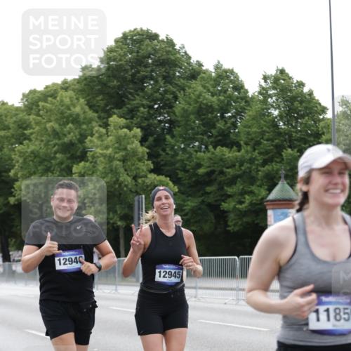 29.06.2025 - hella hamburg halbmarathon Jannik Wohlers http://msf.ph/oto/8202818 29.06.2025 10:25:36 Lombardsbrücke 1479, 4797, 5497, 6663, 8276, 8674, 10104, 10219, 11139, 11596, 11699, 11828, 11859, 12838, 12945, 12946, 14063, 14179, 14223, 14356, 14726, 17369, 19144 meine-sportfotos.de