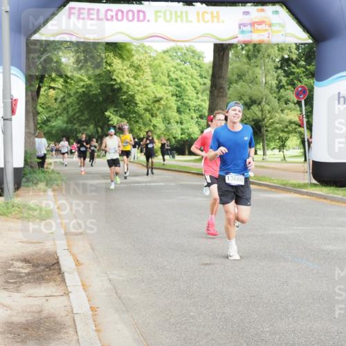 29.06.2025 - hella hamburg halbmarathon MichiJ http://msf.ph/oto/8202827 29.06.2025 10:21:51 Zwischen KM18-KM19 1407, 2746, 4463, 4679, 8062, 10927, 11150, 12899, 13686, 14028, 18562, 18563 meine-sportfotos.de