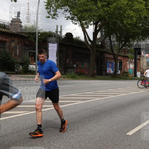 29.06.2025 - hella hamburg halbmarathon Yannick Fuchs http://msf.ph/oto/8202867 29.06.2025 10:44:48 20KM 1461, 1466, 1507, 1750, 1817, 2207, 2880, 3654, 4077, 4346, 4816, 5018, 5115, 6027, 6662, 6712, 6795, 7052, 7134, 7176, 7397, 7583, 7930, 7932, 8117, 8205, 8572, 8704, 8819, 9057, 11214, 11356, 11607, 12016, 12624, 12949, 13008, 13687, 13701, 13875, 14034, 14125, 14257, 14626, 15362, 15395, 15720, 15803, 15950, 16285, 16291, 16716, 17129, 17179, 17221, 17384, 18006, 18066, 18370, 18394, 18489, 18811 meine-sportfotos.de
