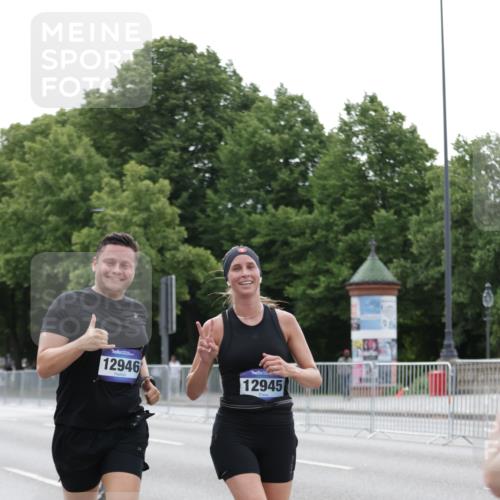 29.06.2025 - hella hamburg halbmarathon Jannik Wohlers http://msf.ph/oto/8202949 29.06.2025 10:25:37 Lombardsbrücke 1479, 4797, 5497, 6663, 8276, 8674, 10219, 11139, 11596, 11828, 11859, 12838, 12945, 12946, 14063, 14179, 14223, 14356, 14726, 17369, 19144 meine-sportfotos.de