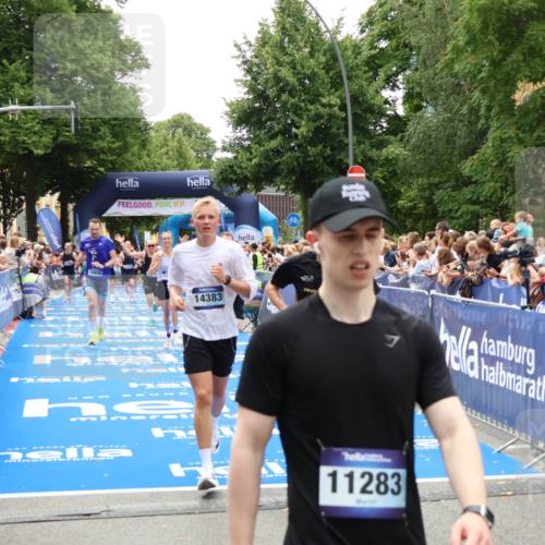 29.06.2025 - hella hamburg halbmarathon Zöllner http://msf.ph/oto/8203057 29.06.2025 10:47:56 Ziel 1604, 1613, 5022, 6836, 8564, 11961, 14383, 14730, 15333, 17451, 18356, 18836 meine-sportfotos.de