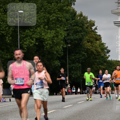 29.06.2025 - hella hamburg halbmarathon Dr. Thomas Lammeyer http://msf.ph/oto/8203064 29.06.2025 10:11:51 Kennedybrücke 1079, 1173, 1893, 1993, 2032, 2136, 3328, 3922, 3929, 4262, 5242, 5899, 6196, 6518, 6707, 6713, 6715, 6833, 7019, 7476, 7760, 8585, 9338, 9967 meine-sportfotos.de