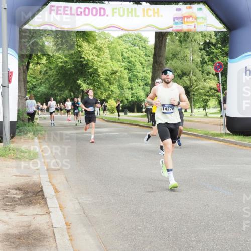 29.06.2025 - hella hamburg halbmarathon MichiJ http://msf.ph/oto/8203098 29.06.2025 10:21:54 Zwischen KM18-KM19 1407, 1707, 1990, 4463, 4679, 10927, 11150, 12899, 13686, 14276, 16425 meine-sportfotos.de