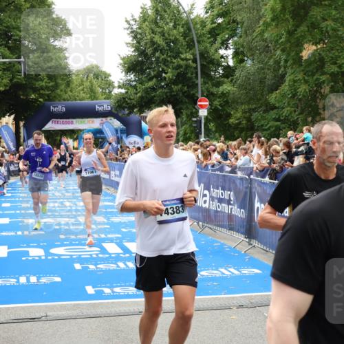29.06.2025 - hella hamburg halbmarathon Zöllner http://msf.ph/oto/8203119 29.06.2025 10:47:57 Ziel 1604, 1613, 5022, 6836, 11961, 14730, 15333, 16766, 17451, 18356, 18836 meine-sportfotos.de