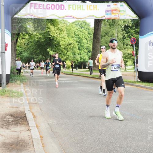 29.06.2025 - hella hamburg halbmarathon MichiJ http://msf.ph/oto/8203139 29.06.2025 10:21:54 Zwischen KM18-KM19 1407, 1707, 1990, 4463, 4679, 10927, 11150, 12899, 13686, 14276, 16425 meine-sportfotos.de