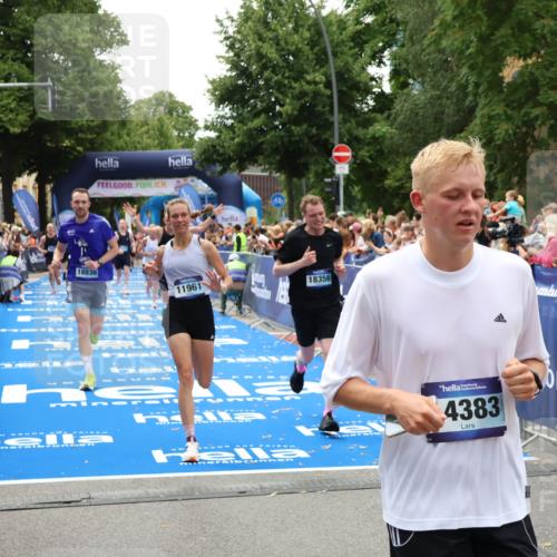 29.06.2025 - hella hamburg halbmarathon Zöllner http://msf.ph/oto/8203174 29.06.2025 10:47:57 Ziel 1604, 1613, 5022, 6836, 11961, 14730, 15333, 16766, 17451, 18356, 18836 meine-sportfotos.de
