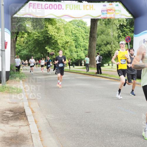 29.06.2025 - hella hamburg halbmarathon MichiJ http://msf.ph/oto/8203244 29.06.2025 10:21:55 Zwischen KM18-KM19 1707, 1990, 4463, 4679, 10927, 11150, 13686, 14276, 16425 meine-sportfotos.de