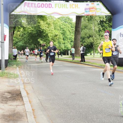 29.06.2025 - hella hamburg halbmarathon MichiJ http://msf.ph/oto/8203275 29.06.2025 10:21:55 Zwischen KM18-KM19 1707, 1990, 4463, 4679, 10927, 11150, 13686, 14276, 16425 meine-sportfotos.de