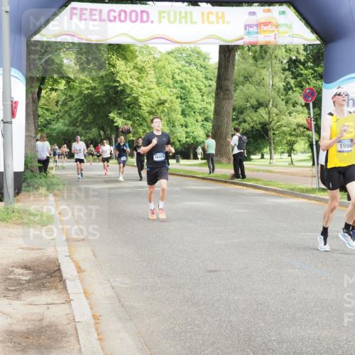 29.06.2025 - hella hamburg halbmarathon MichiJ http://msf.ph/oto/8203297 29.06.2025 10:21:55 Zwischen KM18-KM19 1707, 1990, 4463, 4679, 10927, 11150, 13686, 14276, 16425 meine-sportfotos.de