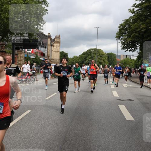 29.06.2025 - hella hamburg halbmarathon Yannick Fuchs http://msf.ph/oto/8203585 29.06.2025 10:44:49 20KM 1461, 1466, 1507, 1750, 1817, 2207, 2880, 3654, 4077, 4346, 4816, 5018, 5115, 6027, 6662, 6712, 6795, 7052, 7134, 7176, 7397, 7583, 7930, 7932, 8117, 8205, 8572, 8704, 8819, 9057, 11214, 11356, 11607, 12016, 12624, 12949, 13008, 13687, 13701, 13808, 13875, 14034, 14125, 14257, 14626, 15362, 15395, 15720, 15803, 16285, 16291, 16716, 17129, 17179, 17221, 17384, 18006, 18066, 18182, 18370, 18394, 18489 meine-sportfotos.de