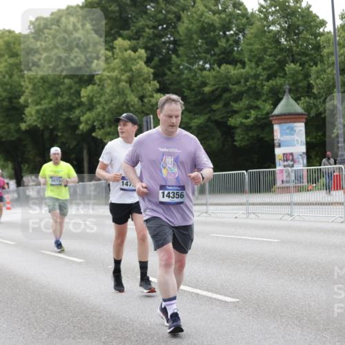 29.06.2025 - hella hamburg halbmarathon Jannik Wohlers http://msf.ph/oto/8203644 29.06.2025 10:25:44 Lombardsbrücke 3617, 6159, 8276, 8306, 8674, 11107, 11139, 11859, 12826, 12827, 12945, 12946, 14063, 14179, 14356, 14726, 19144 meine-sportfotos.de