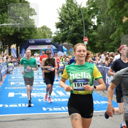 29.06.2025 - hella hamburg halbmarathon Zöllner http://msf.ph/oto/8203698 29.06.2025 10:48:08 Ziel 1086, 4324, 4601, 4711, 6377, 9544, 9626, 9638, 12706, 12724, 12747, 12808, 13570, 16094, 16149, 16269, 18206, 18922 meine-sportfotos.de
