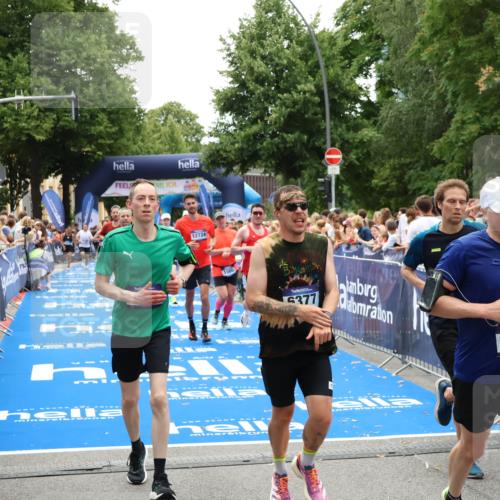 29.06.2025 - hella hamburg halbmarathon Zöllner http://msf.ph/oto/8203722 29.06.2025 10:48:09 Ziel 1086, 1914, 4324, 4601, 4711, 6377, 9544, 9626, 9638, 12706, 12724, 12747, 12808, 13570, 14192, 15973, 16094, 16149, 16269 meine-sportfotos.de