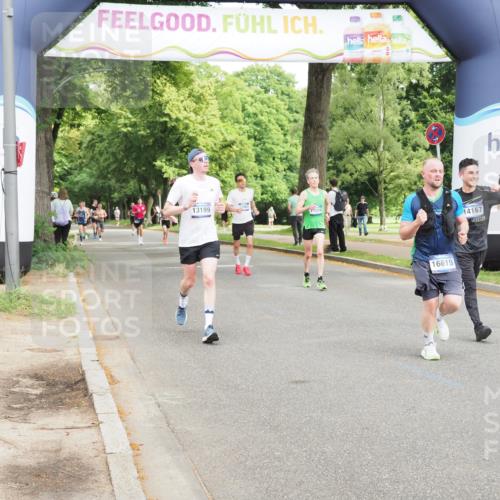 29.06.2025 - hella hamburg halbmarathon MichiJ http://msf.ph/oto/8203726 29.06.2025 10:22:00 Zwischen KM18-KM19 1707, 1990, 14276, 16425, 16619 meine-sportfotos.de