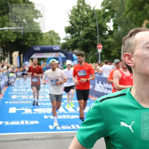 29.06.2025 - hella hamburg halbmarathon Zöllner http://msf.ph/oto/8203789 29.06.2025 10:48:11 Ziel 1086, 1914, 4324, 4711, 9544, 9626, 9638, 12685, 12706, 12724, 12747, 13570, 14192, 14814, 15590, 15973, 15981, 16094, 16149, 16269 meine-sportfotos.de