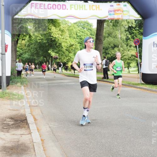 29.06.2025 - hella hamburg halbmarathon MichiJ http://msf.ph/oto/8203824 29.06.2025 10:22:01 Zwischen KM18-KM19 1707, 1990, 13199, 16425, 16619 meine-sportfotos.de