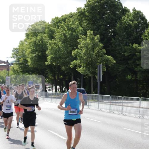 29.06.2025 - hella hamburg halbmarathon Jannik Wohlers http://msf.ph/oto/8203858 29.06.2025 09:48:24 Lombardsbrücke 1042, 2262, 2399, 3480, 3547, 4062, 4359, 4381, 5003, 5124, 5307, 6993, 7152, 7154, 7482, 8002, 8121, 8571, 9643, 10190, 10738, 12044, 13137, 13372, 13940, 14820, 15161, 15303, 15382, 15744, 16201, 17078, 17612, 18004, 18259, 18384, 18614 meine-sportfotos.de