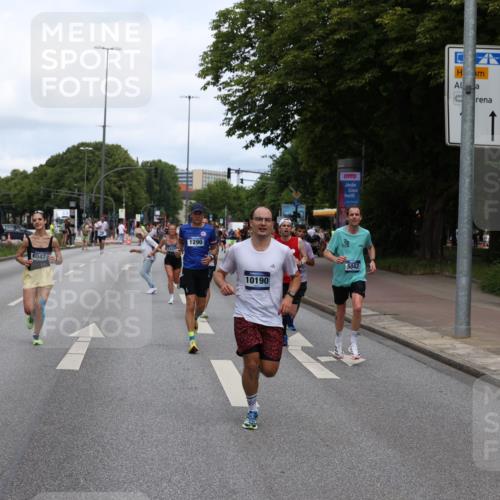 29.06.2025 - hella hamburg halbmarathon Yannick Fuchs http://msf.ph/oto/8203887 29.06.2025 10:32:11 20KM 1290, 1505, 2196, 2404, 3790, 5042, 5791, 5923, 6047, 6458, 9017, 9914, 9944, 10190, 10451, 10922, 11106, 11423, 12739, 12900, 13141, 13148, 13372, 15410, 16992, 17137, 18103, 18159, 18193, 18216, 18357, 18986 meine-sportfotos.de