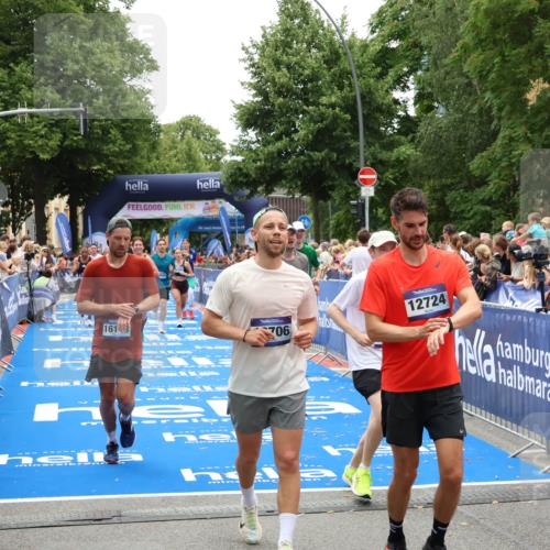 29.06.2025 - hella hamburg halbmarathon Zöllner http://msf.ph/oto/8203902 29.06.2025 10:48:12 Ziel 1914, 4324, 4711, 9544, 9626, 9638, 12685, 12706, 13570, 14192, 14814, 15590, 15973, 15981, 16094, 16149, 16269 meine-sportfotos.de
