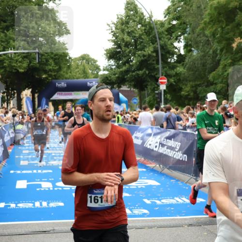 29.06.2025 - hella hamburg halbmarathon Zöllner http://msf.ph/oto/8204053 29.06.2025 10:48:13 Ziel 1914, 4324, 4711, 8916, 9544, 9626, 9638, 12685, 14192, 14814, 15590, 15973, 15981, 16094, 16149, 16269 meine-sportfotos.de