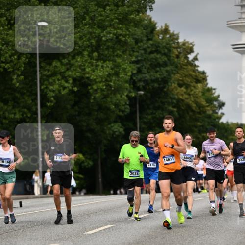 29.06.2025 - hella hamburg halbmarathon Dr. Thomas Lammeyer http://msf.ph/oto/8204056 29.06.2025 10:11:55 Kennedybrücke 1079, 1173, 1427, 1893, 2032, 2136, 3328, 3922, 3929, 4228, 5242, 5899, 6196, 6707, 6713, 6715, 7019, 7476, 7760, 9338, 9967 meine-sportfotos.de