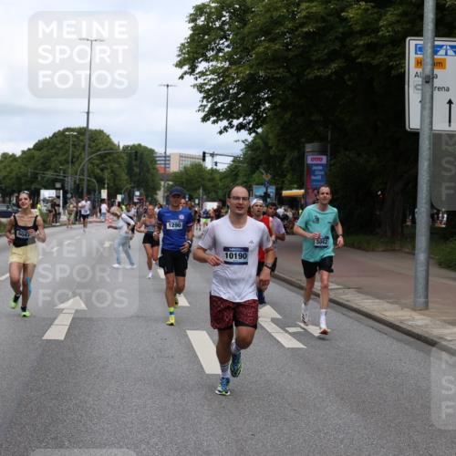 29.06.2025 - hella hamburg halbmarathon Yannick Fuchs http://msf.ph/oto/8204123 29.06.2025 10:32:11 20KM 1290, 1505, 2196, 2404, 3790, 5042, 5791, 5923, 6047, 6458, 9017, 9914, 9944, 10190, 10451, 10922, 11106, 11423, 12739, 12900, 13141, 13148, 13372, 15410, 16992, 17137, 18103, 18159, 18193, 18216, 18357, 18986 meine-sportfotos.de