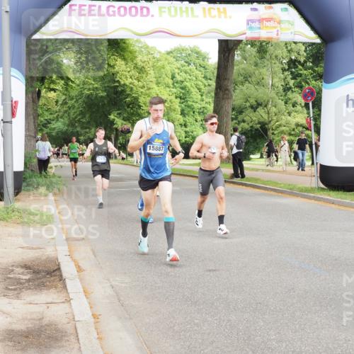 29.06.2025 - hella hamburg halbmarathon MichiJ http://msf.ph/oto/8204141 29.06.2025 10:22:09 Zwischen KM18-KM19 4749, 11929, 13199, 13961, 14289, 15887, 17056, 17175 meine-sportfotos.de