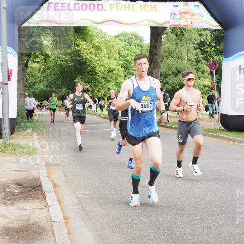 29.06.2025 - hella hamburg halbmarathon MichiJ http://msf.ph/oto/8204210 29.06.2025 10:22:10 Zwischen KM18-KM19 4749, 11929, 13961, 14289, 15887, 17056, 17117, 17175 meine-sportfotos.de