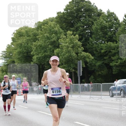 29.06.2025 - hella hamburg halbmarathon Jannik Wohlers http://msf.ph/oto/8204339 29.06.2025 10:25:49 Lombardsbrücke 3617, 4267, 4268, 4315, 6159, 8276, 8306, 8674, 8942, 11107, 11139, 12826, 12827, 14063, 14356, 14726, 17712, 19144 meine-sportfotos.de