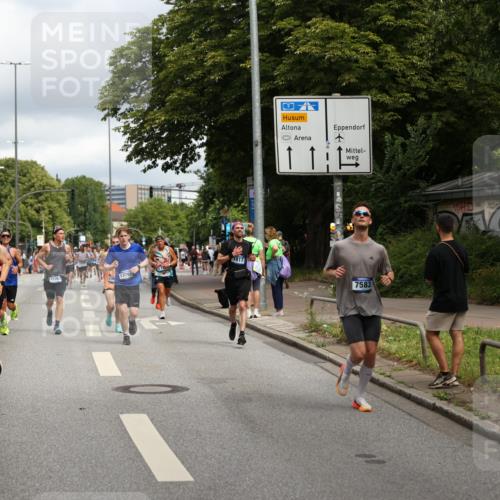 29.06.2025 - hella hamburg halbmarathon Yannick Fuchs http://msf.ph/oto/8204395 29.06.2025 10:44:50 20KM 1461, 1466, 1750, 1817, 2207, 2880, 3654, 4077, 4346, 4816, 5018, 5115, 6027, 6662, 6712, 6795, 7052, 7134, 7397, 7583, 7930, 7932, 8117, 8205, 8572, 8704, 8819, 9057, 11214, 11356, 12016, 12624, 12949, 13008, 13687, 13701, 13808, 13875, 14034, 14125, 14257, 14626, 15362, 15395, 15720, 16285, 16291, 16716, 17129, 17179, 17221, 17384, 18006, 18182, 18370, 18394, 18413, 18489 meine-sportfotos.de