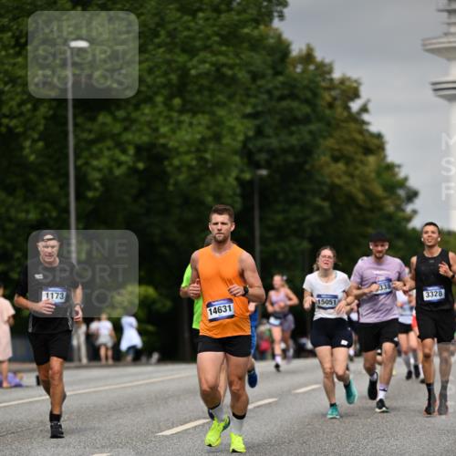 29.06.2025 - hella hamburg halbmarathon Dr. Thomas Lammeyer http://msf.ph/oto/8204401 29.06.2025 10:11:56 Kennedybrücke 1079, 1173, 1427, 1893, 2032, 2136, 3328, 3922, 3929, 4228, 5899, 6196, 6715, 7019, 7476, 7760, 9338, 9967 meine-sportfotos.de