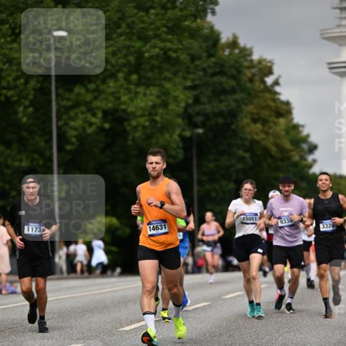 29.06.2025 - hella hamburg halbmarathon Dr. Thomas Lammeyer http://msf.ph/oto/8204434 29.06.2025 10:11:56 Kennedybrücke 1079, 1173, 1427, 1893, 2032, 2136, 3328, 3922, 3929, 4228, 5899, 6196, 6715, 7019, 7476, 7760, 9338, 9967 meine-sportfotos.de