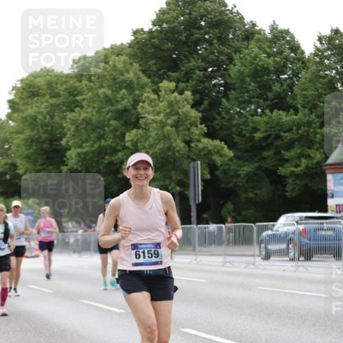 29.06.2025 - hella hamburg halbmarathon Jannik Wohlers http://msf.ph/oto/8204438 29.06.2025 10:25:49 Lombardsbrücke 3617, 4267, 4268, 4315, 6159, 8276, 8306, 8674, 8942, 11107, 11139, 12826, 12827, 14063, 14356, 14726, 17712, 19144 meine-sportfotos.de