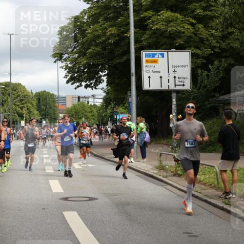 29.06.2025 - hella hamburg halbmarathon Yannick Fuchs http://msf.ph/oto/8204458 29.06.2025 10:44:50 20KM 1461, 1466, 1750, 1817, 2207, 2880, 3654, 4077, 4346, 4816, 5018, 5115, 6027, 6662, 6712, 6795, 7052, 7134, 7397, 7583, 7930, 7932, 8117, 8205, 8572, 8704, 8819, 9057, 11214, 11356, 12016, 12624, 12949, 13008, 13687, 13701, 13808, 13875, 14034, 14125, 14257, 14626, 15362, 15395, 15720, 16285, 16291, 16716, 17129, 17179, 17221, 17384, 18006, 18182, 18370, 18394, 18413, 18489 meine-sportfotos.de